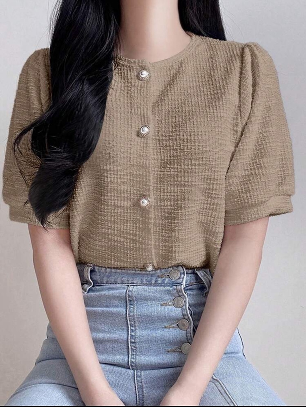 ✨3/$15✨ Khaki Textured Puff-Sleeve Button Front Blouse